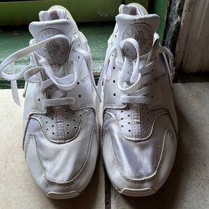 Nike Air Huarache / All White
